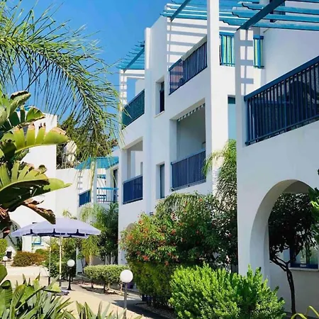 Pool View Apartment